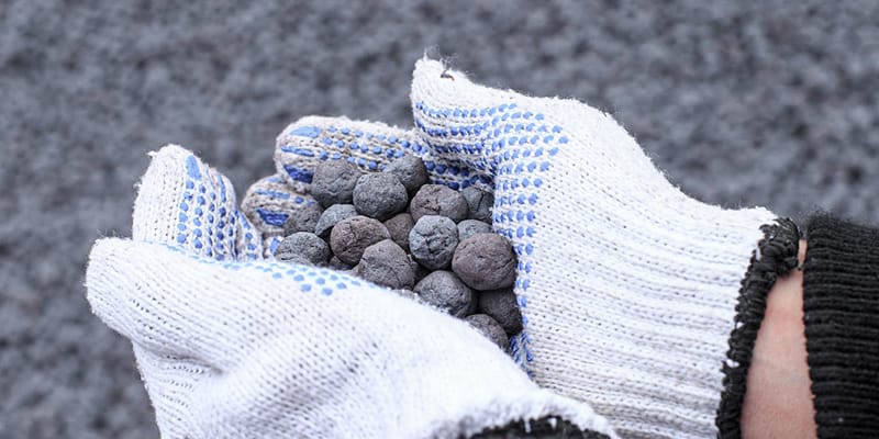 Holding pellets in hand